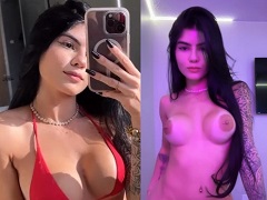 Onlyfans Thaissa Fit pelada se masturbando e enfiando plug anal